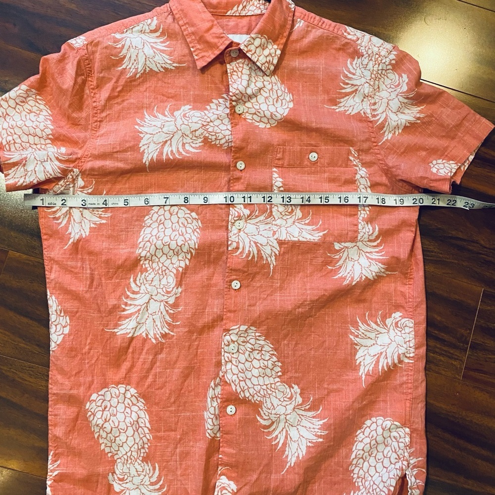 American Eagle Outfitters Cotton Coral Short-Sleeve Pineapple Print Shirt - Picture 6 of 6